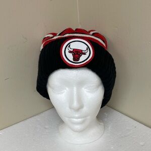 Mitchell & Ness NBA Chicago Bulls Comfy Pom Pom Beanie OSFA